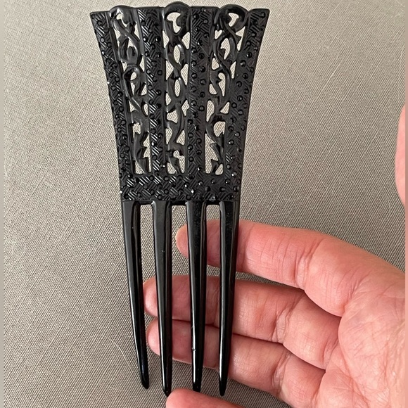 Vintage Mantilla Fan Comb with small black cut stones - Picture 4 of 7